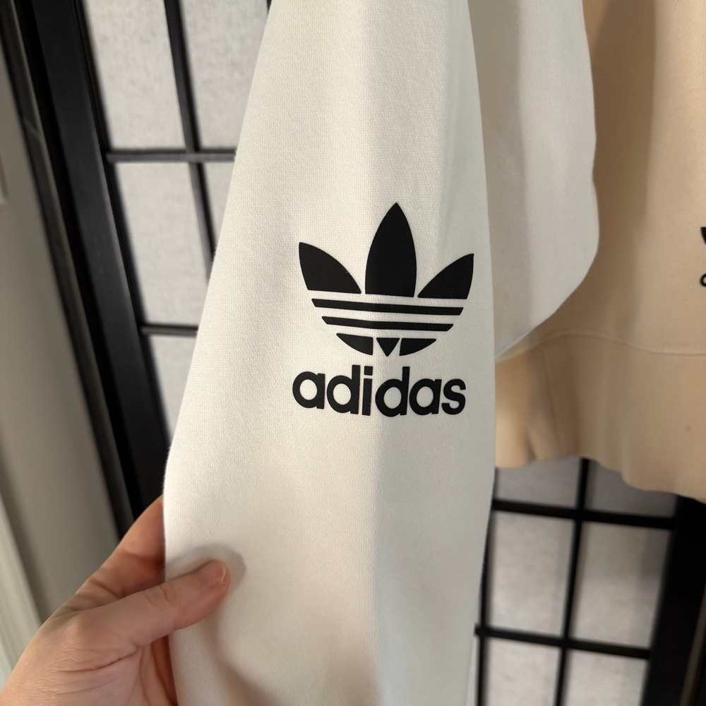 Adidas Women's Logo Play Cream & White Cropped Hoodie Large - Picture 5 of 7